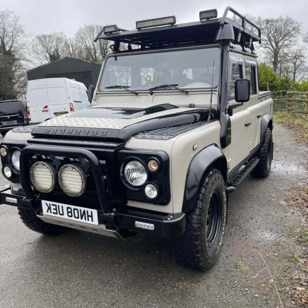 Land Rover defender 110 puma