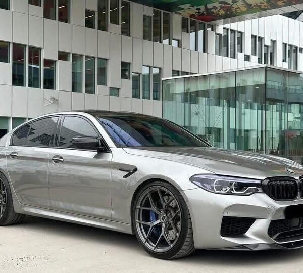 BMW M5 Navi/Caméra/Crochet